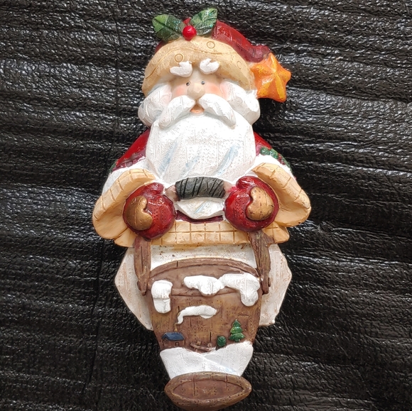 FOUR Christmas holiday figurines. Santa Claus Snowman stocking shelf decorations - Picture 9 of 16